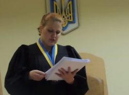 Печерский суд запретил айдаровцам общаться с экс-комбатом Мельничуком