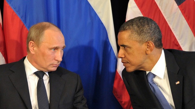 US President Barack Obama (R) meets his Russian counterpart Vladimir Putin (L)  in Los Cabos, Mexico, on June 18, 2012, during the G20 leaders Summit. Obama met today Putin at a G20 summit to discuss differences over what to do about the bloody conflict in Syria. AFP PHOTO/ RIA-NOVOSTI POOL / ALEXEI NIKOLSKY