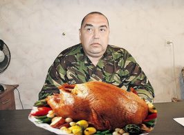 Глава ЛНР запретил изымать внутренние органы у курицы перед продажей