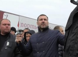 Киевские предприниматели восстали против сноса рынка: «Берем арматуру и биты»