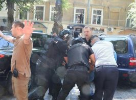 В Одессе во время митинга на активистов «Национального Корпуса» напали титушки