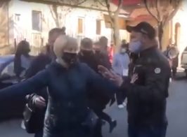 В Мелитополе полиция разгоняет протестующих работников рынков